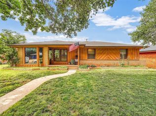 805 Shore Dr, Elk City, OK 73644