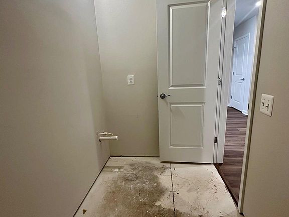 5th image of 15057 Jaxton Square Ln