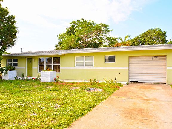 4th image of 210 Ponkapoag Way