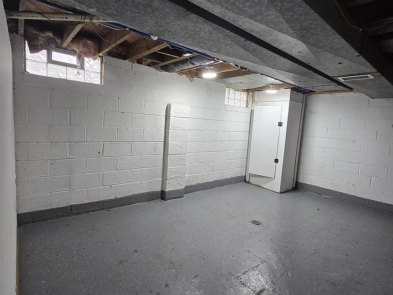 21227 Panama St — Photo 18