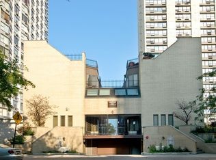 5747 N Sheridan Rd APT A, Chicago, IL 60660