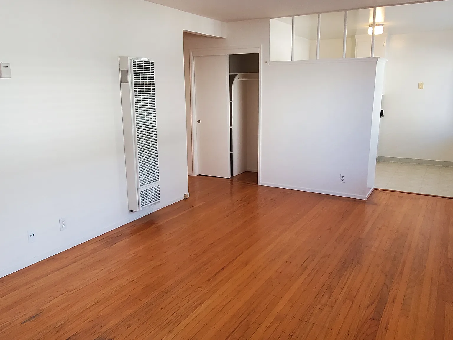 2 bed, 750 sqft, $2,600 — Photo 2