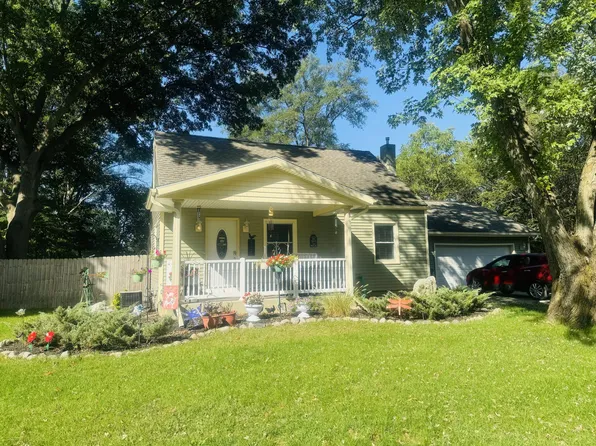 1136 Walnut St, Niles, MI 49120