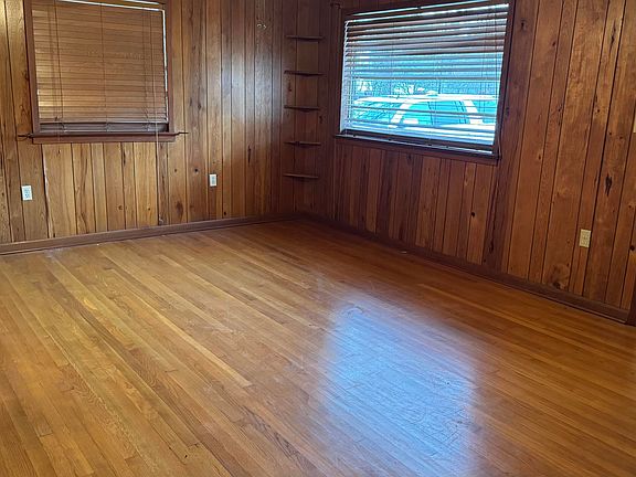 4th image of 145 Jones St