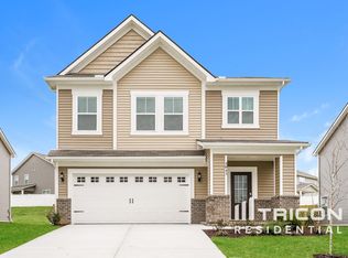 1043 Baltusrol Ln, Lebanon, TN 37087