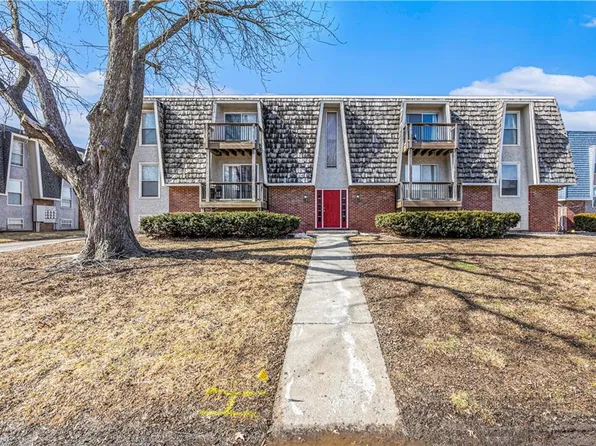 1311 N 6th Ter, Blue Springs, MO 64014