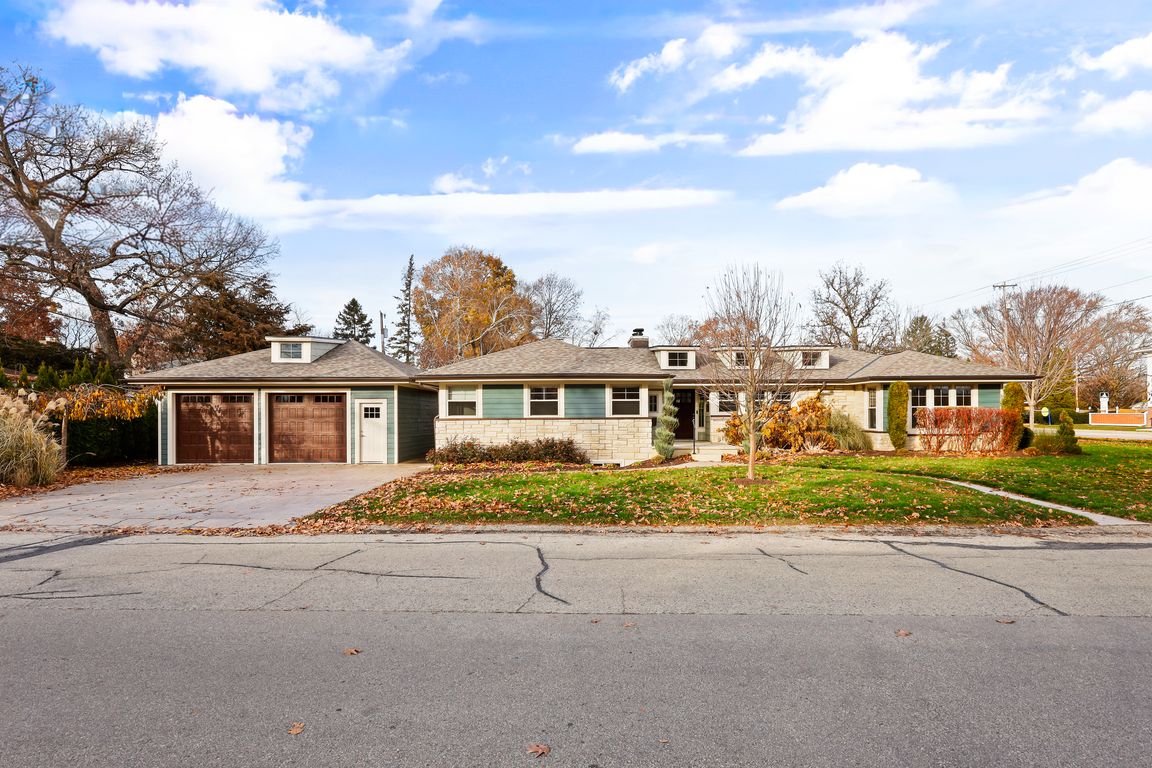 next background image