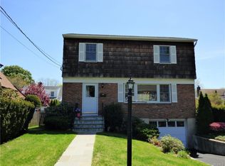 24 Lyons Rd, Scarsdale, NY 10583