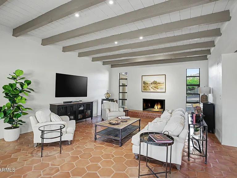 1049 N Boulder Dr — Photo 11