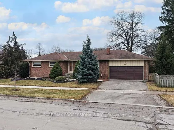 40 Sedgebrook Cres, Toronto, ON M9B 2X1