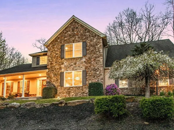 120 George Dr, New Holland, PA 17557