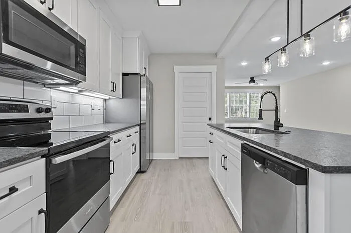 401 Clinton Ave E #3 — Photo 17
