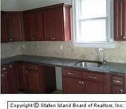 5th image of 208 Dubois Ave