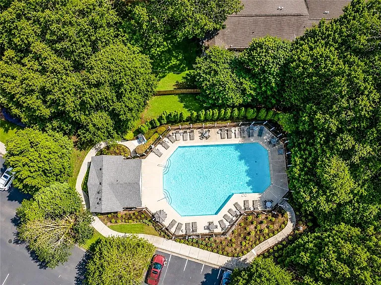 1745 Kilmington Ct — Photo 35