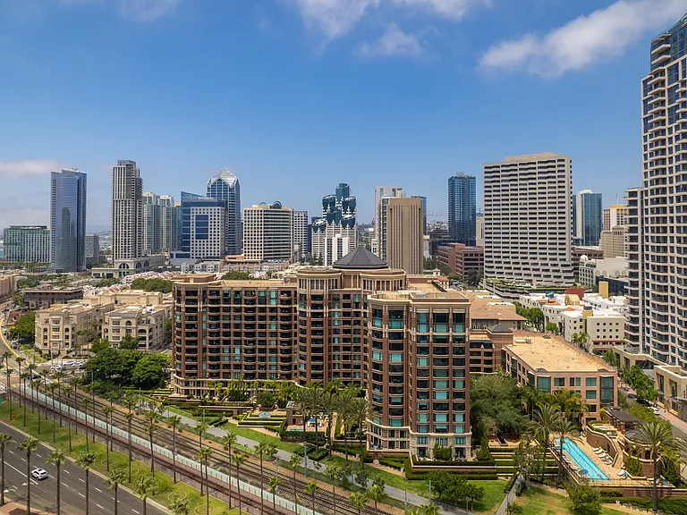 500 W Harbor Dr #1502 — Photo 36