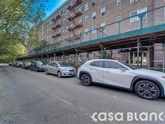 4th image of 5424 Arlington Ave APT H31