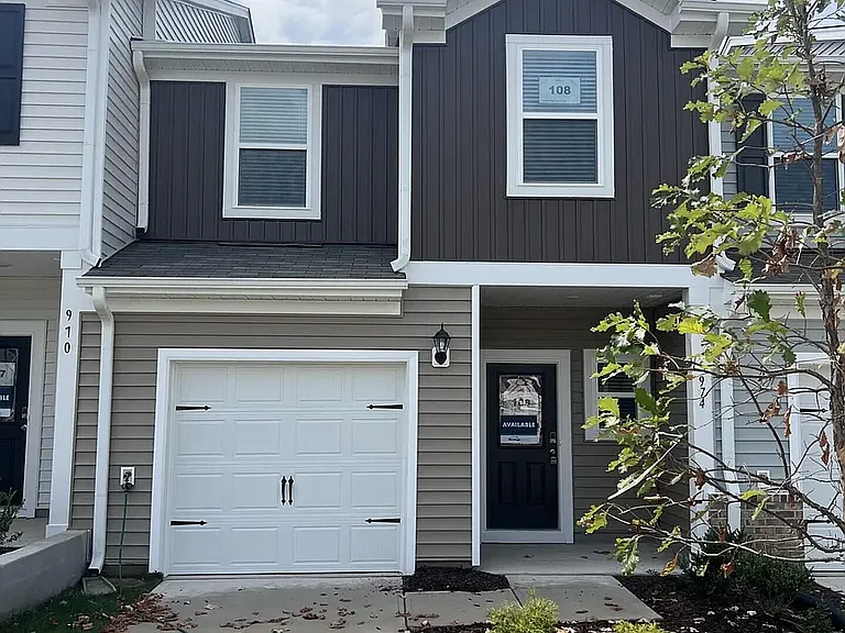 978 Rolling Fields Dr — Photo 1