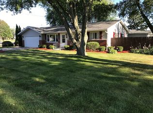 12107 McKinley Ave, Hebron, IL
