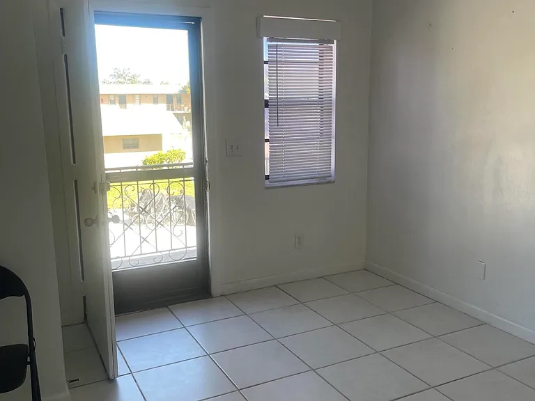 1081 SE Monterey Rd #3-31 — Photo 6