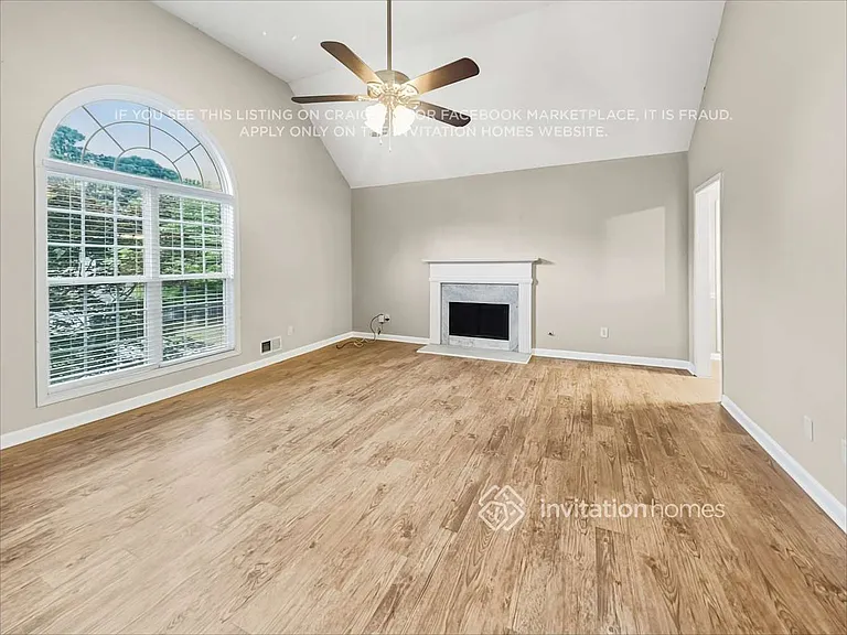 1040 Burning Bush Dr — Photo 5