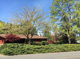 100 Saradan Ln, Grants Pass, OR 97527