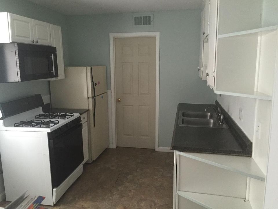 2nd image of 1835 Woodward Hts