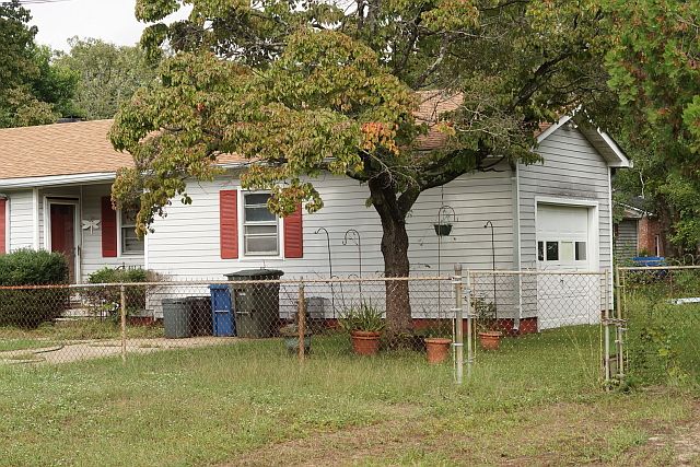 2nd image of 4920 Jean St