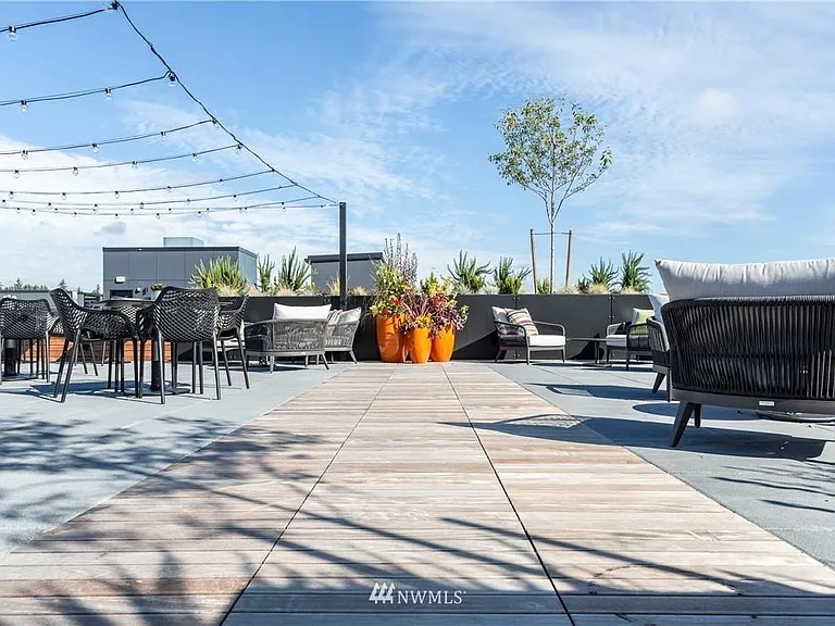 1085 103rd Ave NE #100 — Photo 27