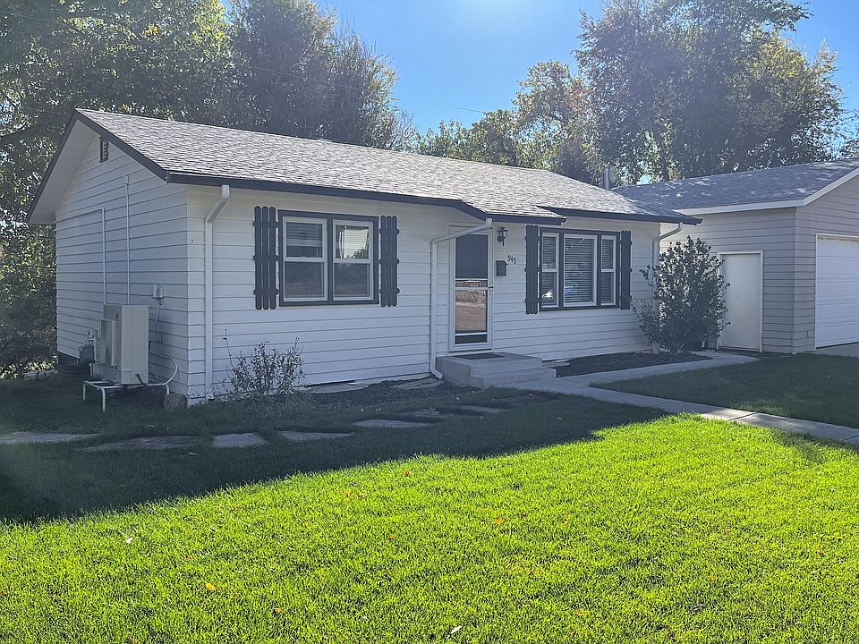 1st image of 943 Raymond Pl