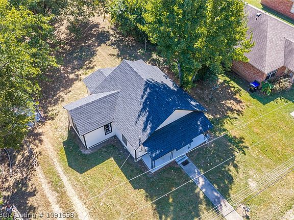 4th image of 1230 Airport Rd