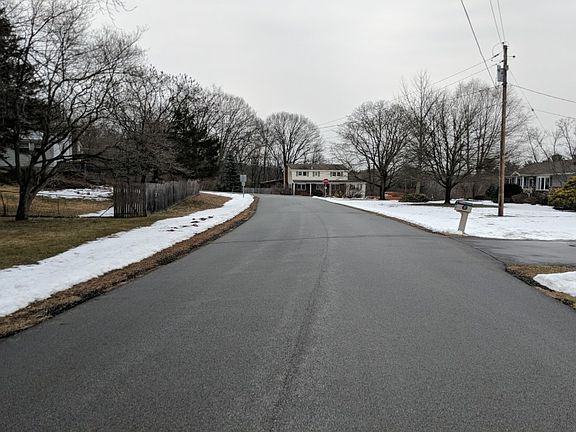 5th image of 5 West Dr