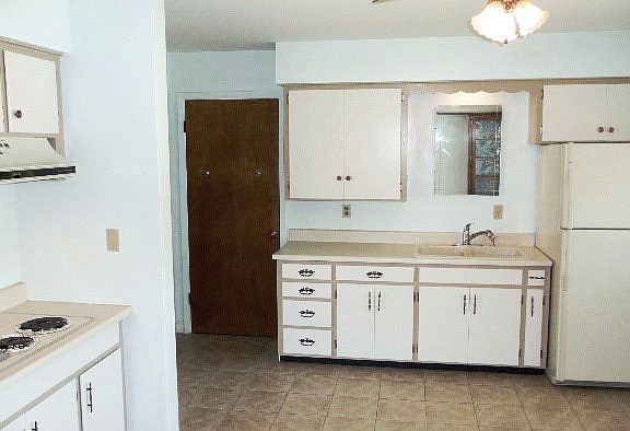 3rd image of 997 Austin Ave