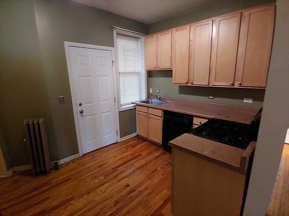 3rd image of 1943 W Chase Ave APT 1