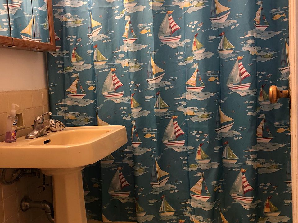 2nd image of 1651 Metropolitan Ave APT 5D