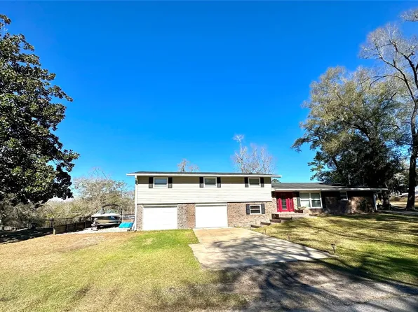 29191 Saint Marys Cir, Hilliard, FL 32046