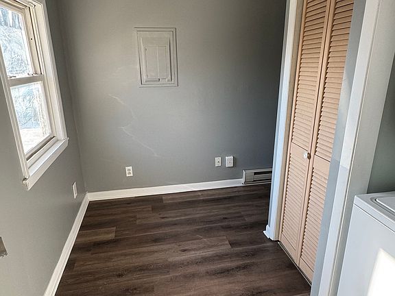 4th image of 313 Willard Ave #D