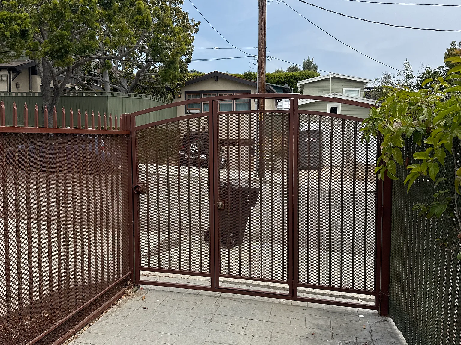 3 bed, 2250 sqft, $7,725 — Photo 4