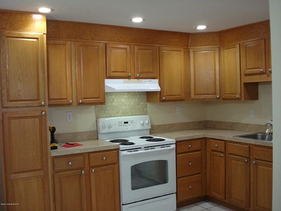 3rd image of 210 Arthur Ave #210