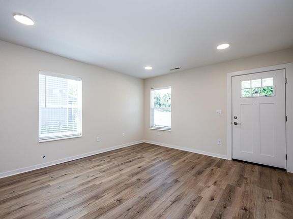4th image of 935 Union Ave