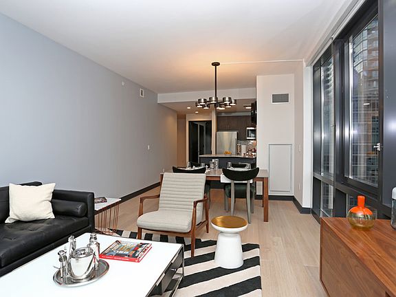 4th image of 21 W End Ave APT 1221