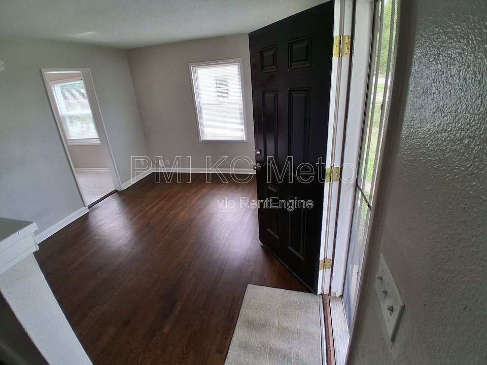 1st image of 9548 Charlotte St