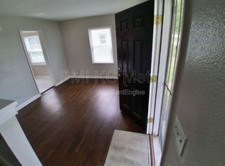 9548 Charlotte St, Kansas City, MO 64131