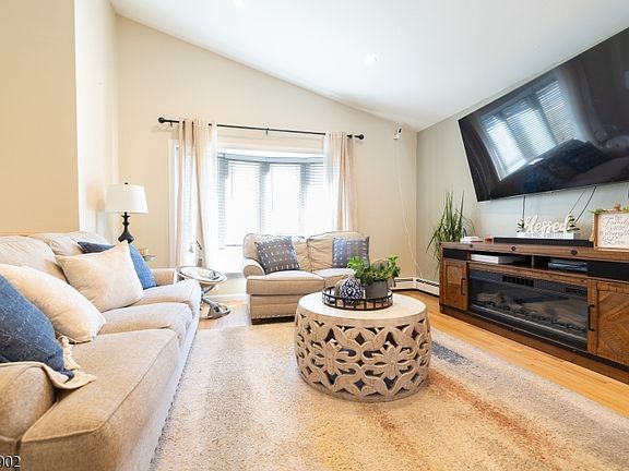 2nd image of 533 Atlas Rd