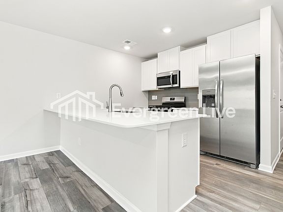 5th image of 127 Tango Dr