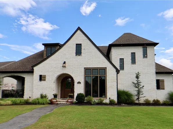 8400 Donnington Ct, Fort Smith, AR 72916