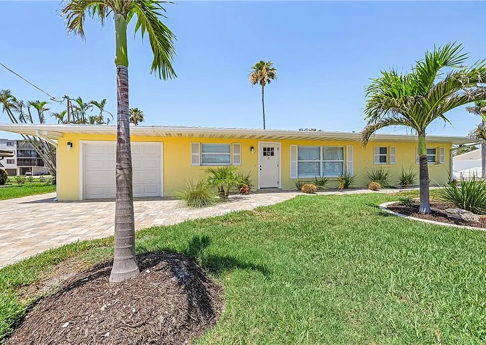 2 Fairview Blvd
