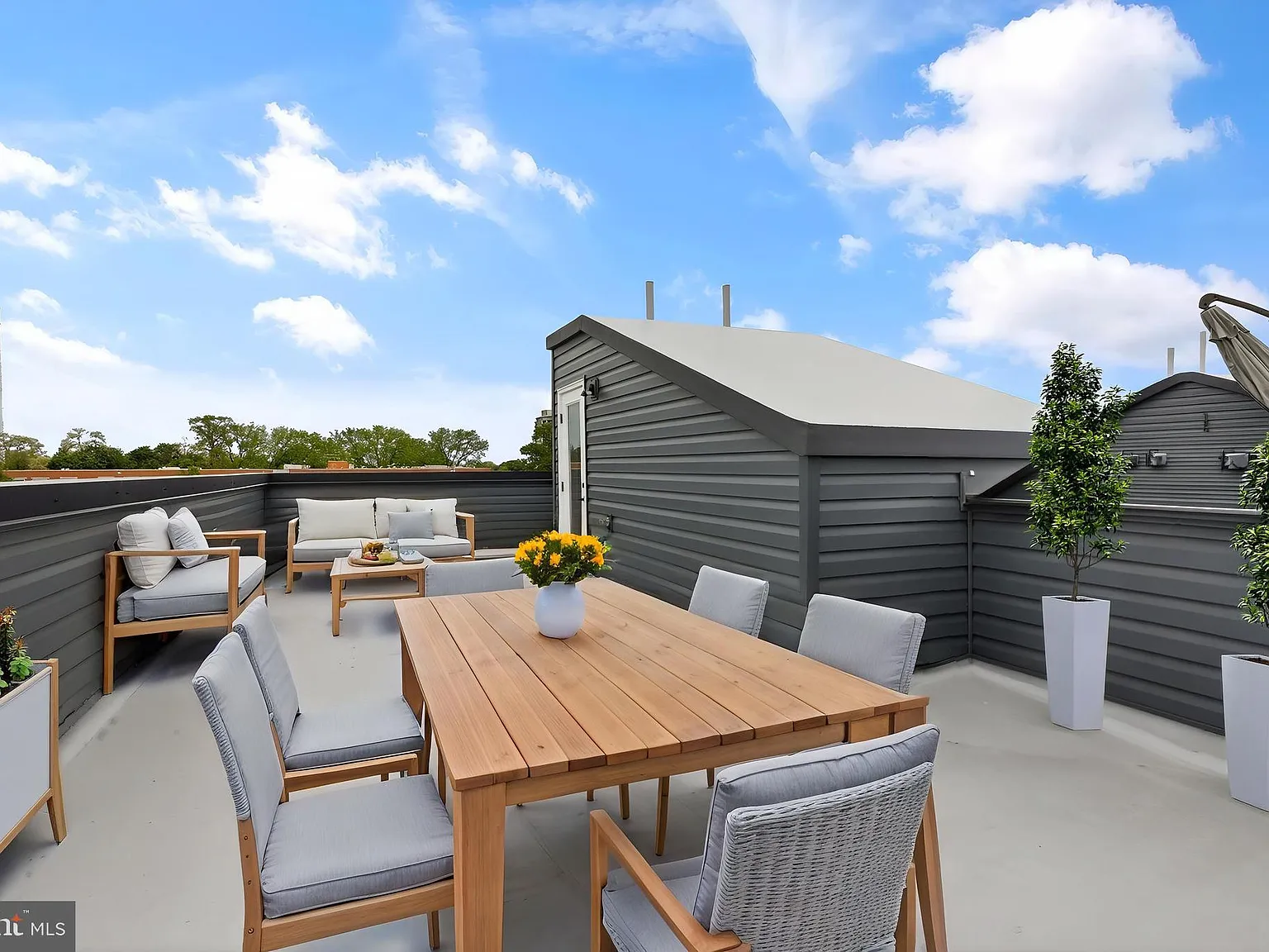 2 bed, 1300 sqft, $2,345 — Photo 3