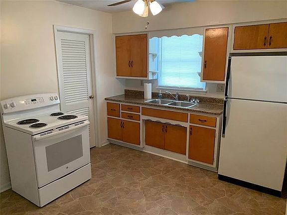 4th image of 1824 N Goodlet Ave #1824