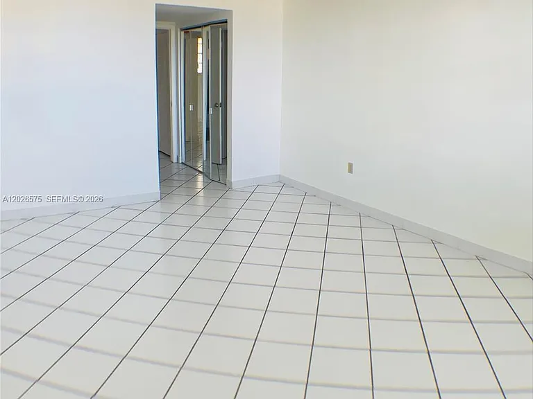 12590 NE 16th Ave #610 — Photo 12