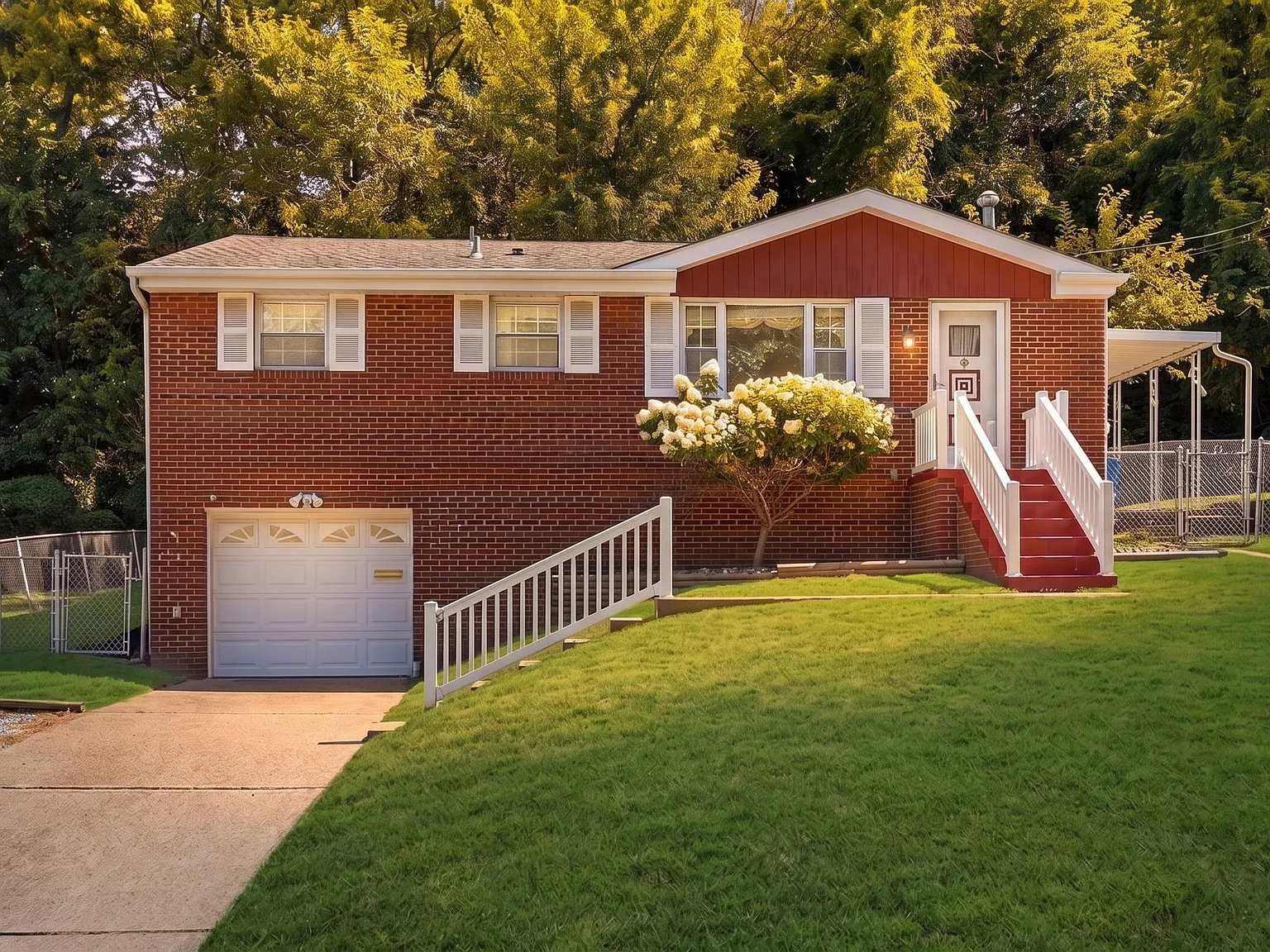 3 bed, 988 sqft, $1,900 — Photo 4